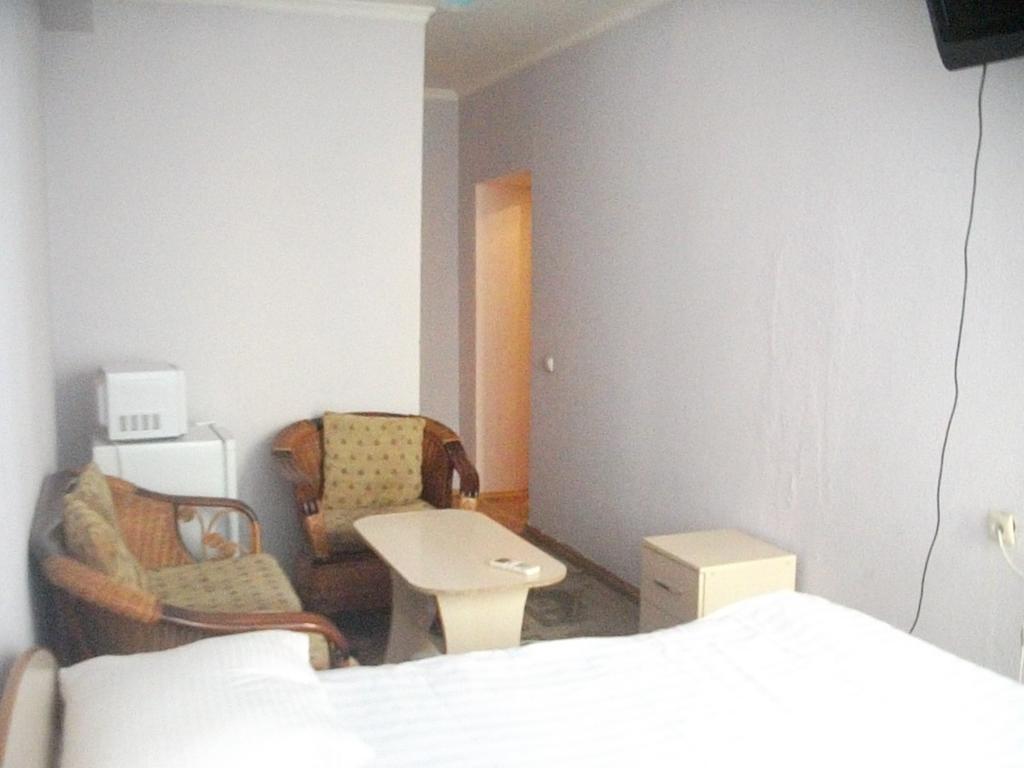 B&B Aktau Не Отель Habitación foto