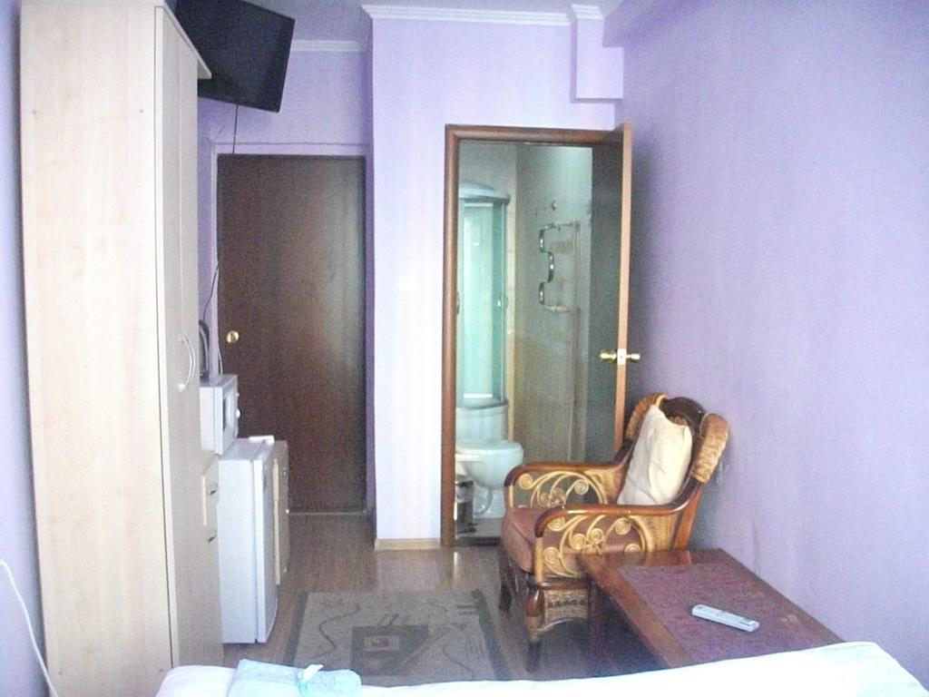 B&B Aktau Не Отель Habitación foto